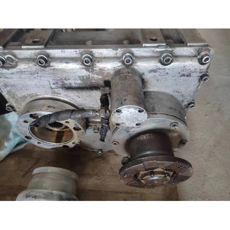 Second-Hand Sani Imported Transfer Case Assembly Concrete Pump Truck Parts for Construction Machinery