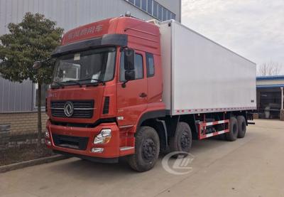 O anúncio publicitário de Dongfeng refrigerou o grau de 20 toneladas do ℃ -18 da roda 245hp do caminhão 12 da caixa