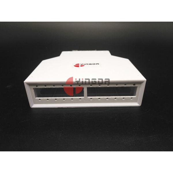 Коробка белого крытого ДИН оптического волокна терминальная, пластиковые ядри коробки 12 прекращения