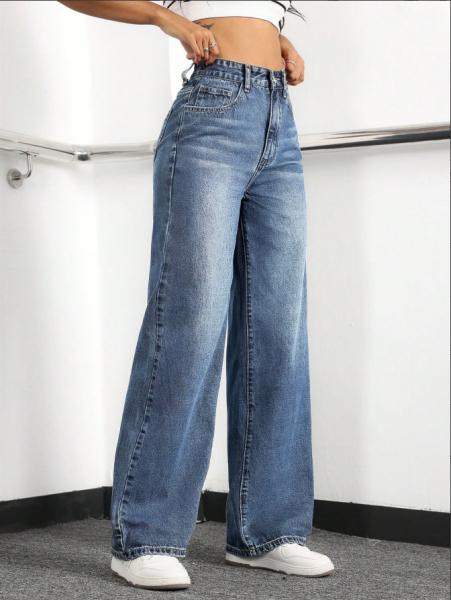 Sky blue high-waisted straight-leg jeans for women