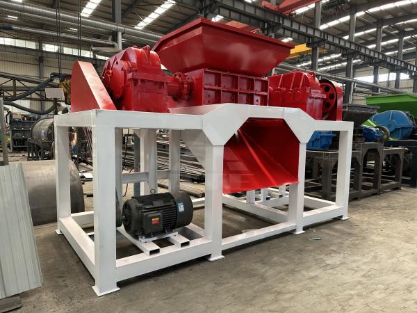 Rubber Metal Shredder Plastic Recycling Machine with and Small Scraps Weight T of 2.5
