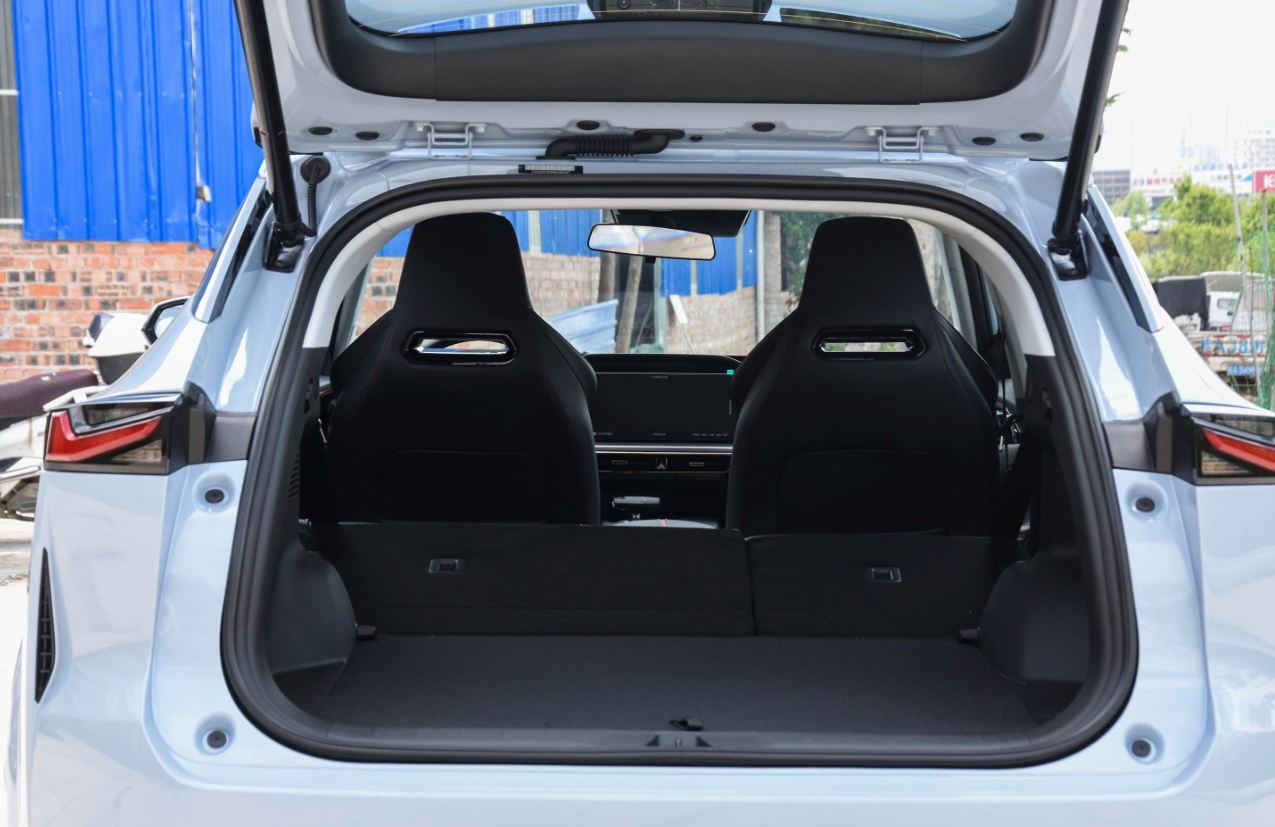 Changan OSHAN Z6 2022 Blue Whale 1.5T DCT 5 Door 5 Seat Compact SUV