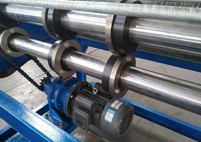 Металла катушки цвета валов 220V/380V напряжения тока машины стального диаметр 70mm режа