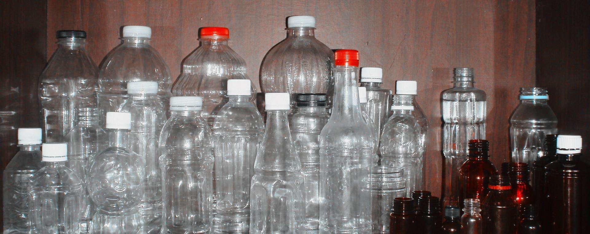 положите пластиковое хранение в коробку делая машиной пластиковую машину инжекционного метода литья пластиковый ящик для хранения рождественской елки