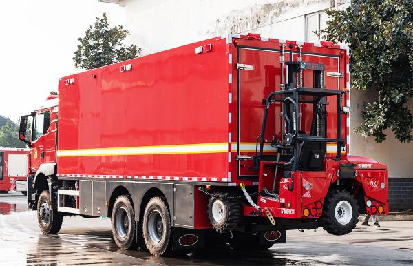 Equipamento de homem Camião de combate a incêndios Veículo especializado de boa qualidade Fábrica da China
