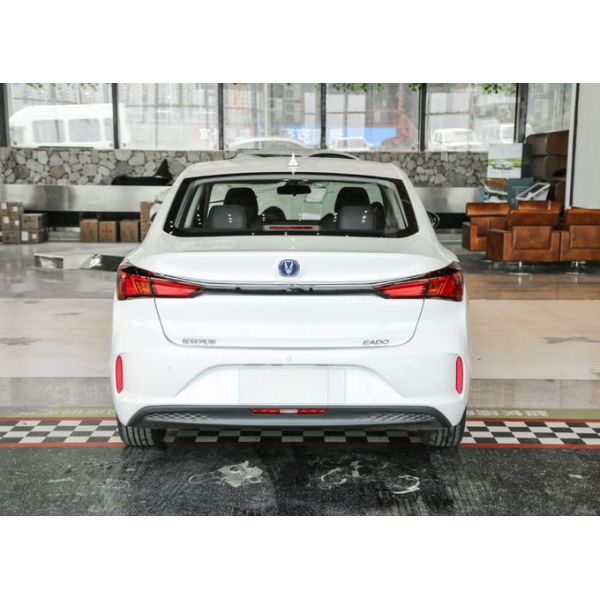 EV460 Eado Changan Car EV 5 Doors 5 Seats Compact Sedan