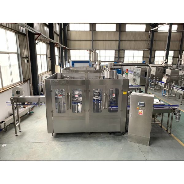 Small Bottle 24 Heads 6000BPH Water Bottling Equipment For Carbonated Soda