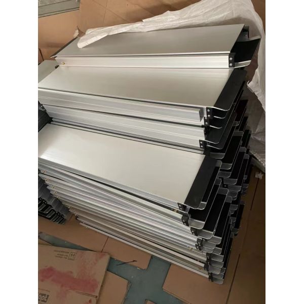 Contemporary Design Style Portable Folding Wheelchair Ramp with Aluminum Material