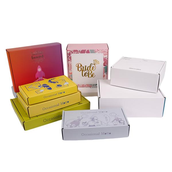 Muestra gratuita Logotipo personalizado Caja de correo de medicina hermosa de lujo Cosmético papel ondulado embalaje Caja de envío para prendas de vestir