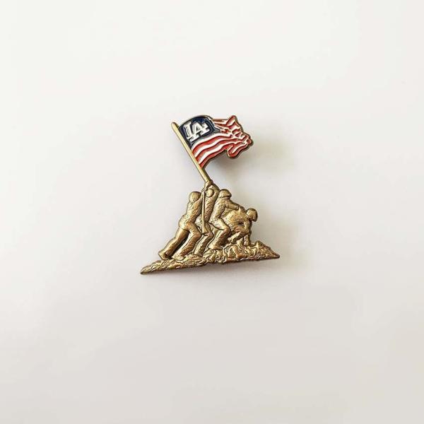 Custom Metal Lapel Pins Badges with Hard or Soft Enamel Gold Silver Copper Finish