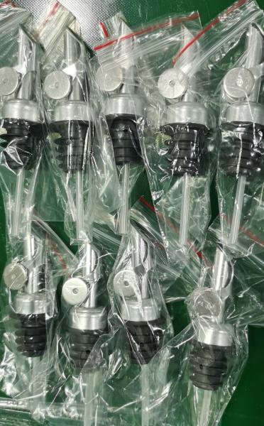 Factory Wholesale 12cm Weighted Oil Pourer, Self Closing Spout, 4 Colors Available Siver/Gold/Red/Green