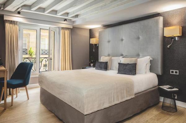 South Africa hotel style apartment interior design by China agent for leather bed with dining chair and wood desk table
