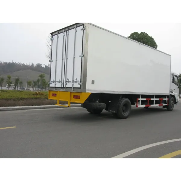 Factory Price Dongfeng Foton 5tons 4*2 Mini Refrigerator Truck for Sale