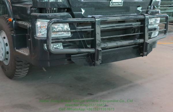 HOWO All Wheels Drive  Off Road 6X6 Anti-riot Police Water Cannon Truck Customizing