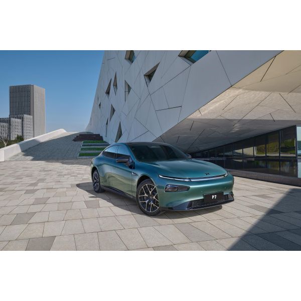 High Speed Xpeng P7 586G 4 Wheel Cars Electric Vehicle for Adults 4880x1896x1450mm