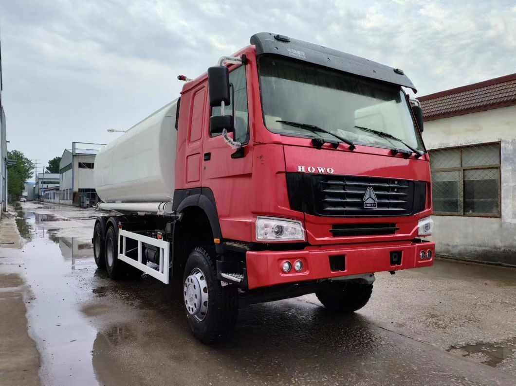 Двигательная мощность 4-6 л Sinotruk HOWO 6X4 Танкер из углеродистой стали для нефтегазового дизельного топлива