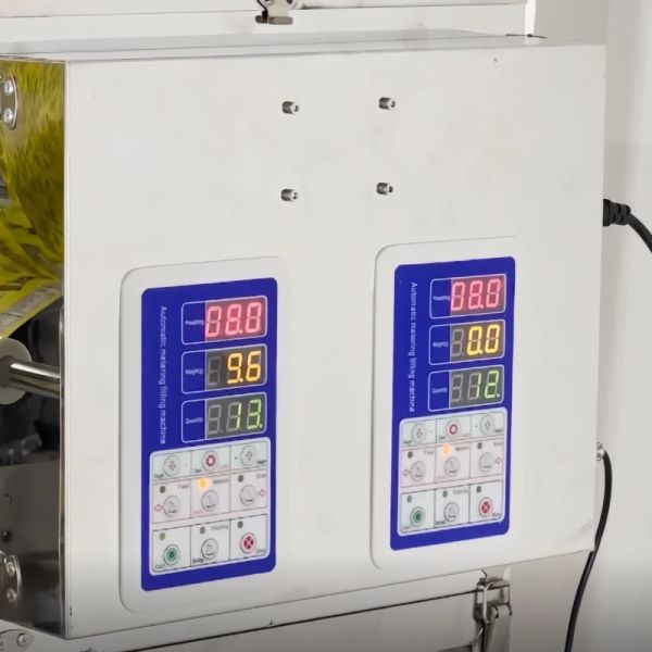 Double Hopper Granular Material Packing Machine 550W Automatic Weighing And Packaging Machine