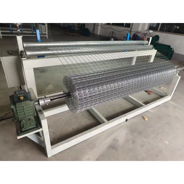 Cross Wire Space 50-300mm Motor 5.5kw Wire Mesh Welding Machines Less Manpower