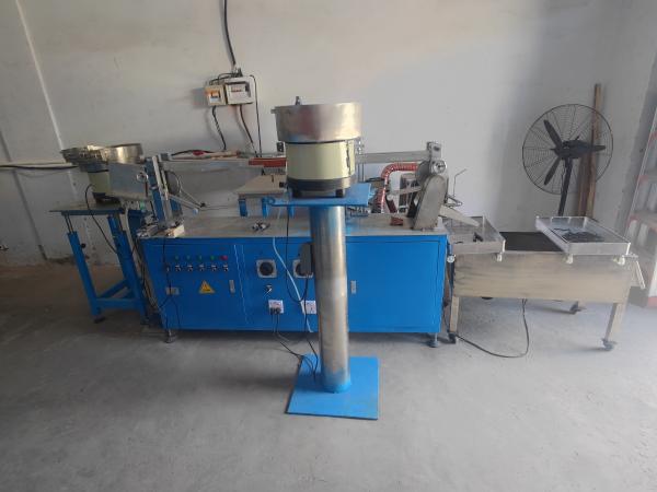 Máquina de pegamento azul de tornillo de doble vía precisa, máquina de procesamiento de tornillos de alta velocidad