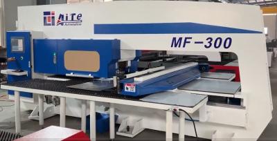 Tôle servo automatique de presse de tourelle de poinçonneuse de tourelle de la commande numérique par ordinateur 300KN