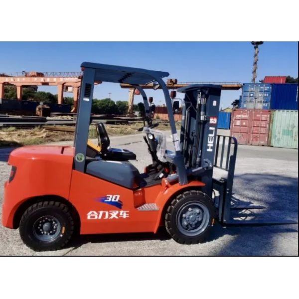 30 Ton HELI Heavy Diesel Operated Forklift CPCD300