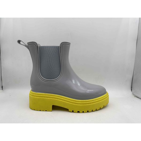 Couleur personnalisée Bottes de pluie pour femmes Matériau PVC Bottes de jardinage pour femmes