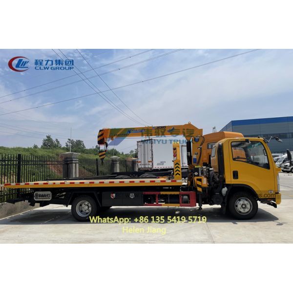 LHD ISUZU 4x2 5T Flatbed Towing Truck With XCMG Crane