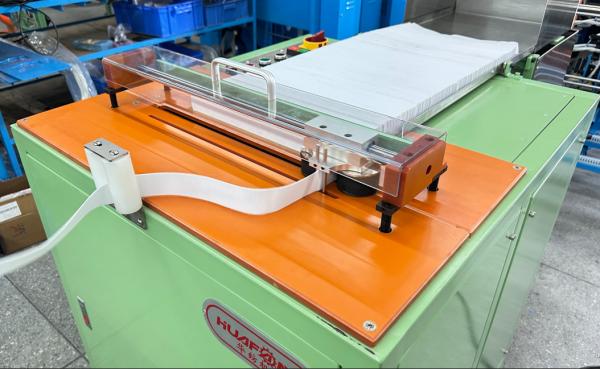 HF-L1044 Vertical Horizontal Festooning Fold Packing Machine for Food Beverage Factory Wraps Bags Pouches Foil Plastic Films