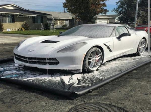 A almofada portátil comercial do carro da esteira inflável econômica da lavagem de carros fácil limpa
