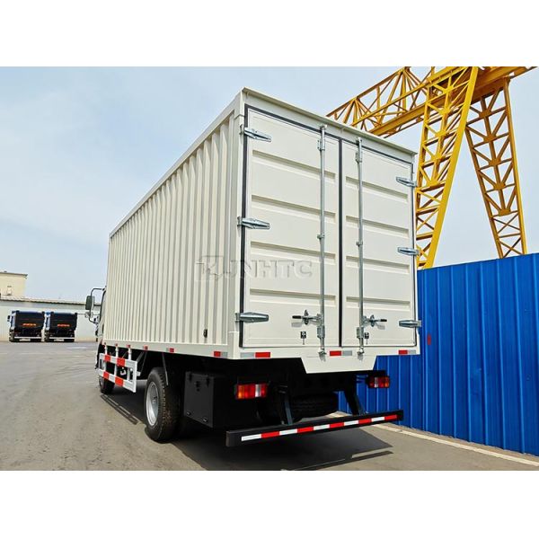 Brand New Howo 4X2 8ton Light Van Container Cargo Truck
