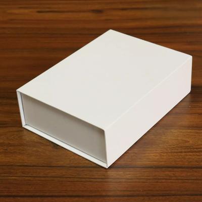 Custom 26cm Foldable Gift Boxes Magnetic Cardboard Square Packaging Box