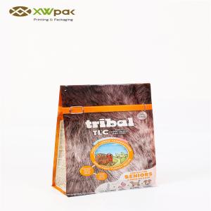 O malote personalizado do alimento está sacos acima de empacotamento para o