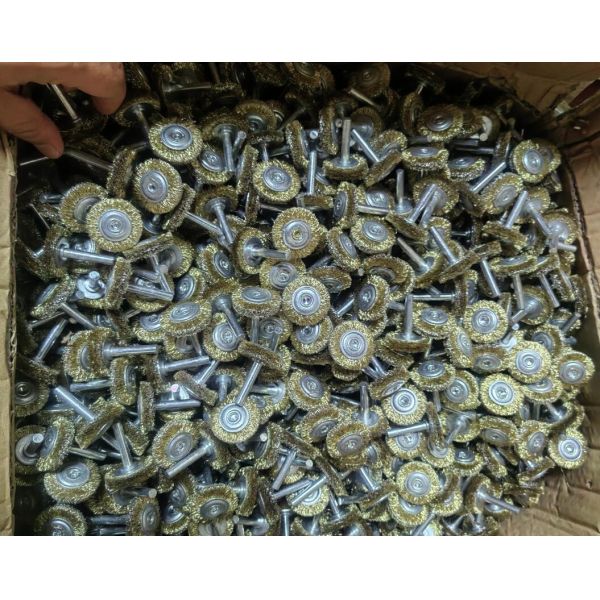 Hot Selling 32mm Diameter Brass Wire Mounted Wheel Wire Brush with 6mm Shank