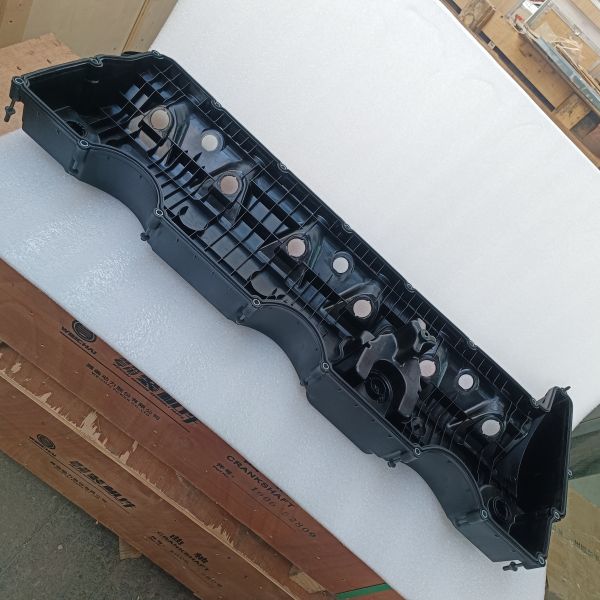 Suitable for the valve cover EST of the Ouman Automobile GTL Foton engine. The valve cover is 6302989/6302978