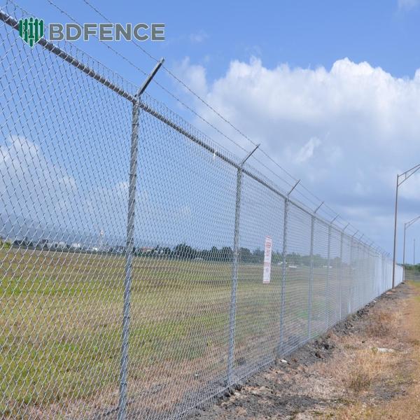 Flate Bar 2.5mm-5.0mm PVC Coated Chain Link Fencing Versatile
