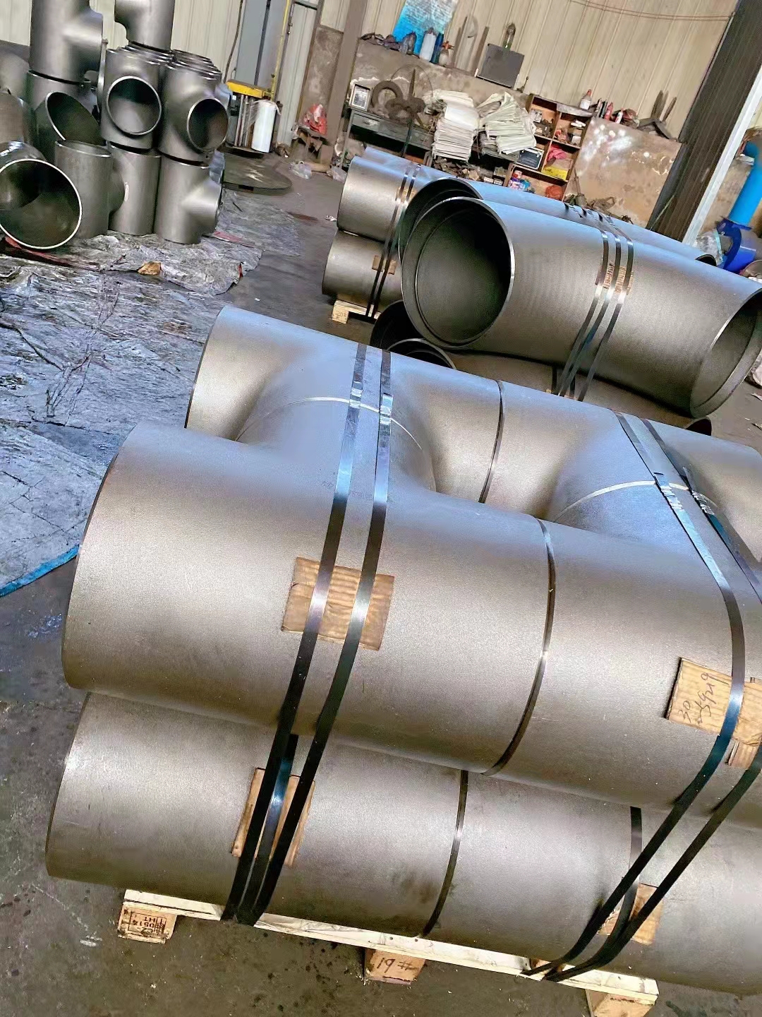 Бесшовные трубные фитинги Углеродистая сталь ansi b16.9 sch40 Reducing TEE A234 WPB 4
