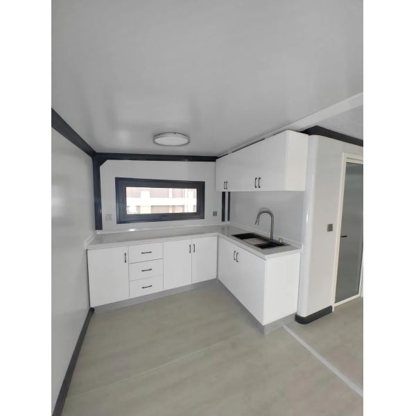 Quick Installation Double-Wing Insulated Expandable Container House with Galvanized Steel Frame for Construction Sites