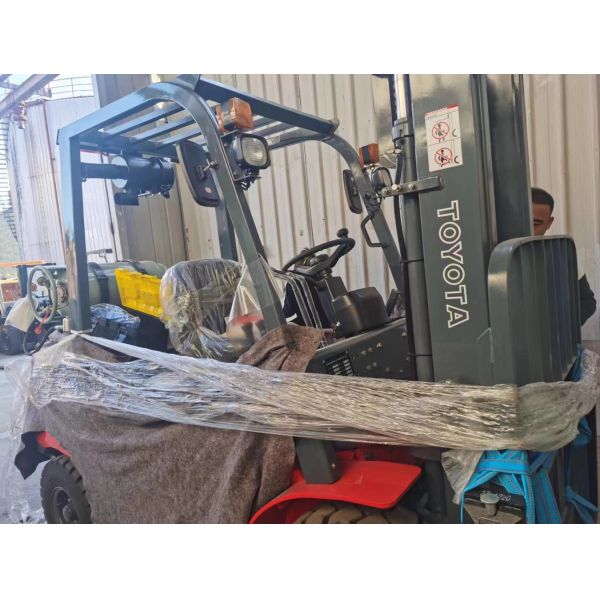 3000kg Loading Capacity Lpg Forklift Truck with Performance and Smooth Operation