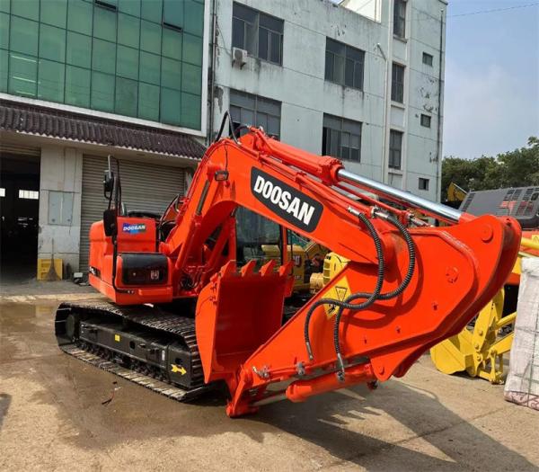 Excavadora hidráulica de mineração Doosan DX140LCR Excavadora usada de rodas