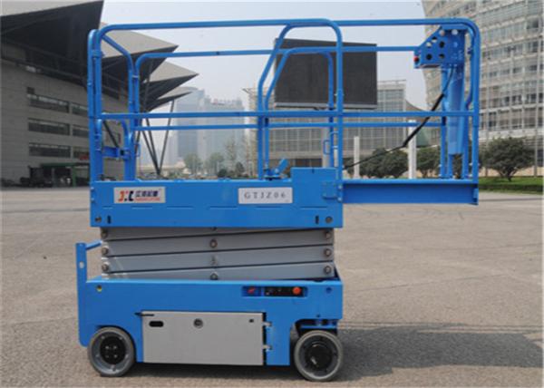 AWP Hydraulic Lift Table , Aerial Work Platform Anti Slipping Four Wheels