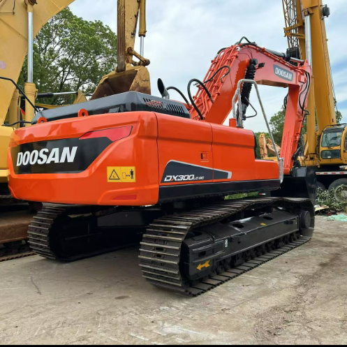 韓国の人気ブランド ドーサン 30トンの掘削機 中古DX300LC-9C ストックで 最高のレビュー