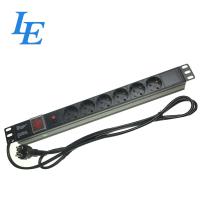 Allemagne Type 10 pouces 19 pouces Serveur Rack Pdu Surcharge Protection Noir