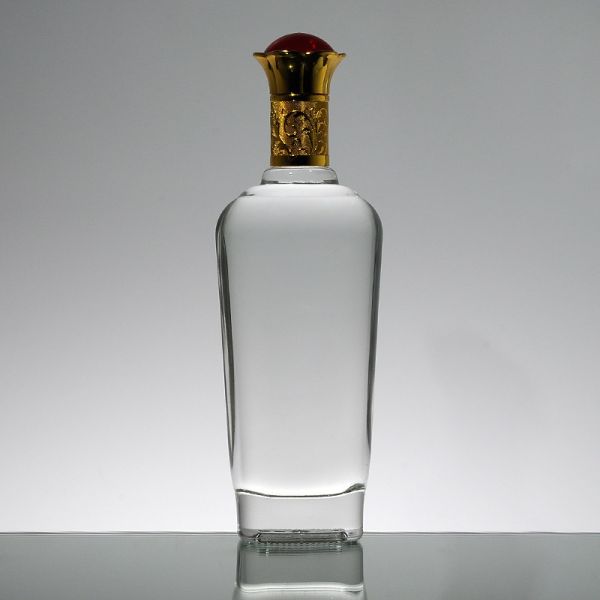 Super Flint Glass Material 500ml 700ml 750ml Empty Rum Clear Liquor Bottle for Beverage