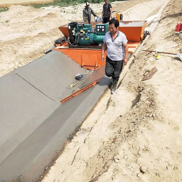 Small Trench Digging Machine Trenching Machine Channel Lining Machine 2500KG Weight