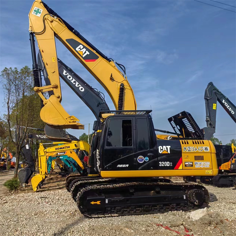 Used CAT 320D2 Excavator 20 Ton Crawler Digger with 107KW Power and Low Hours