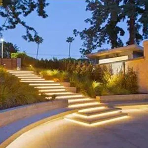 Света прокладки IP65 RGB 5050 на открытом воздухе гибкие солнечные приведенные в действие для домашнего двора свадьбы