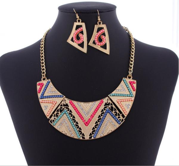 Alloy beads hollow flower-shaped diamond necklace clavicle chain / suit