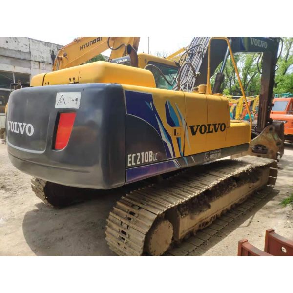 EC210 Yellow Volvo Excavator 10 Ton Operating Weight 1.2M Bucket Capacity