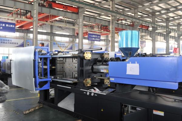 PPR Fitting PVC Injection Molding Machine 270ton with double core pulling