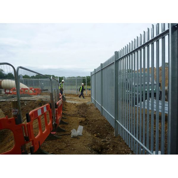 CE Black 1.2 Metres Steel Palisade Fencing With Triple Pointed Top